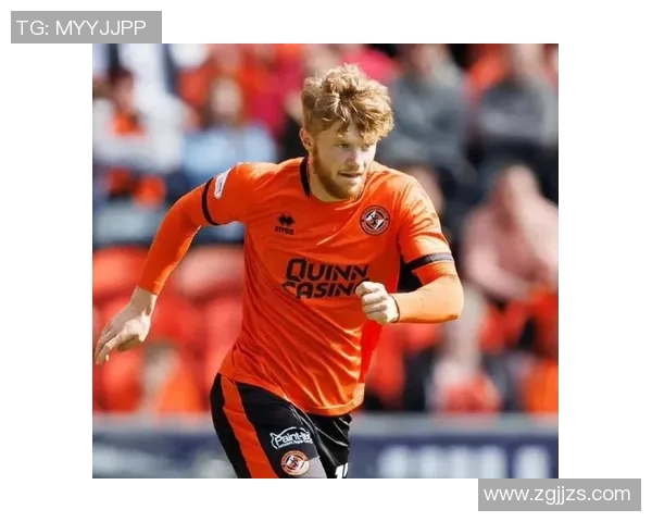 英格兰足球冠军联赛赛季回顾：精彩对决与历史性突破的全景呈现